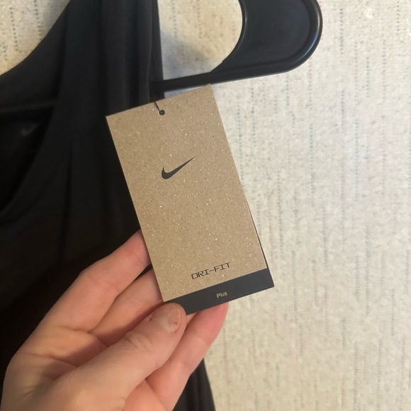 Nike One PLUS SIZE Women’s Dri-FIT Luxe Tank Top: BLACK:  NWT: SZ 3X - Picture 3 of 6